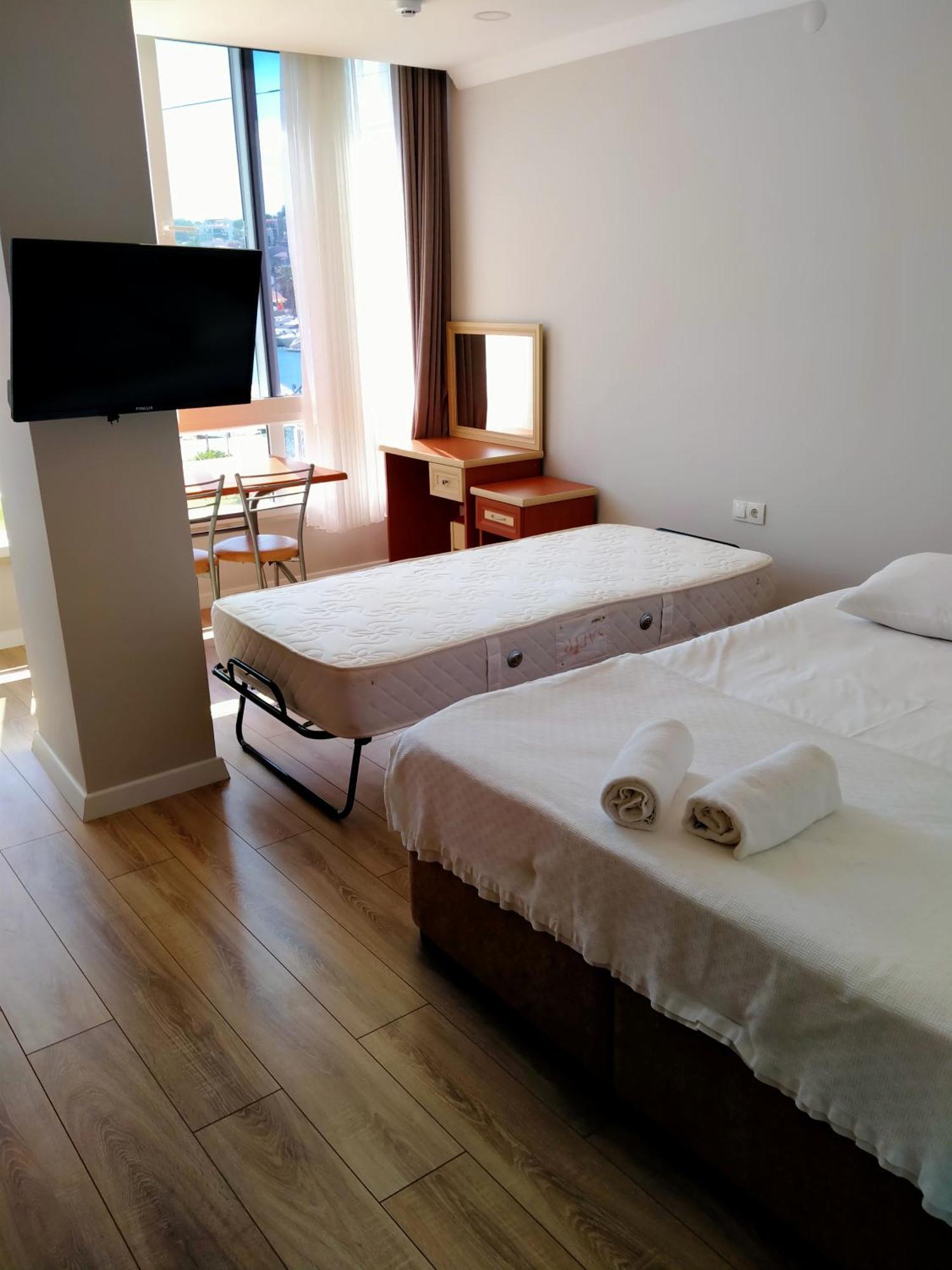Venues Park Apart Suites Çeşme Kamer foto